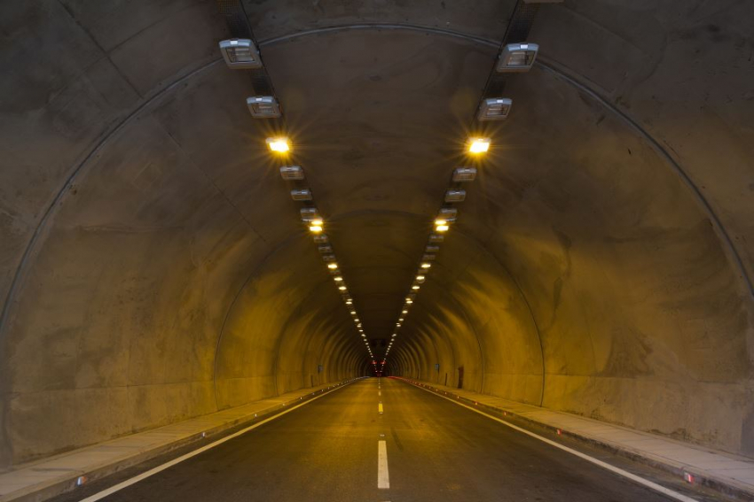Tunnel_web